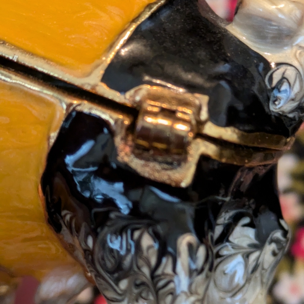 Heavy Metal Trinket Box Black Dog Figurine With Jewels - Picture 6 of 6